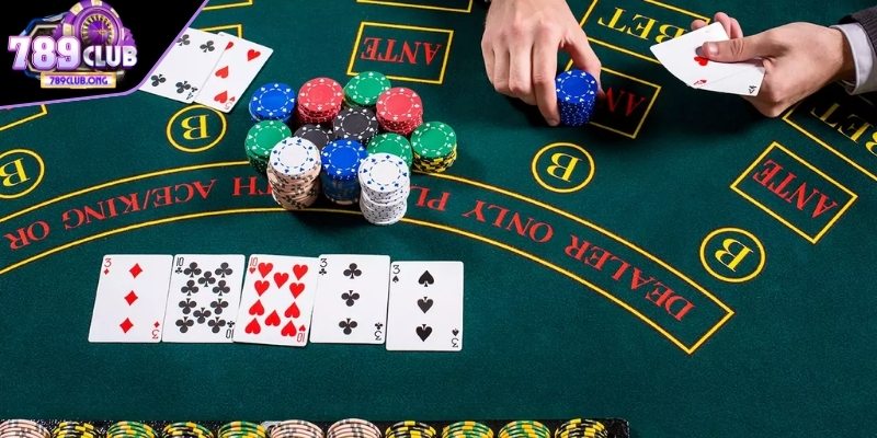 Poker một trò chơi bài mang tính chiến thuật, thu hút người tham gia